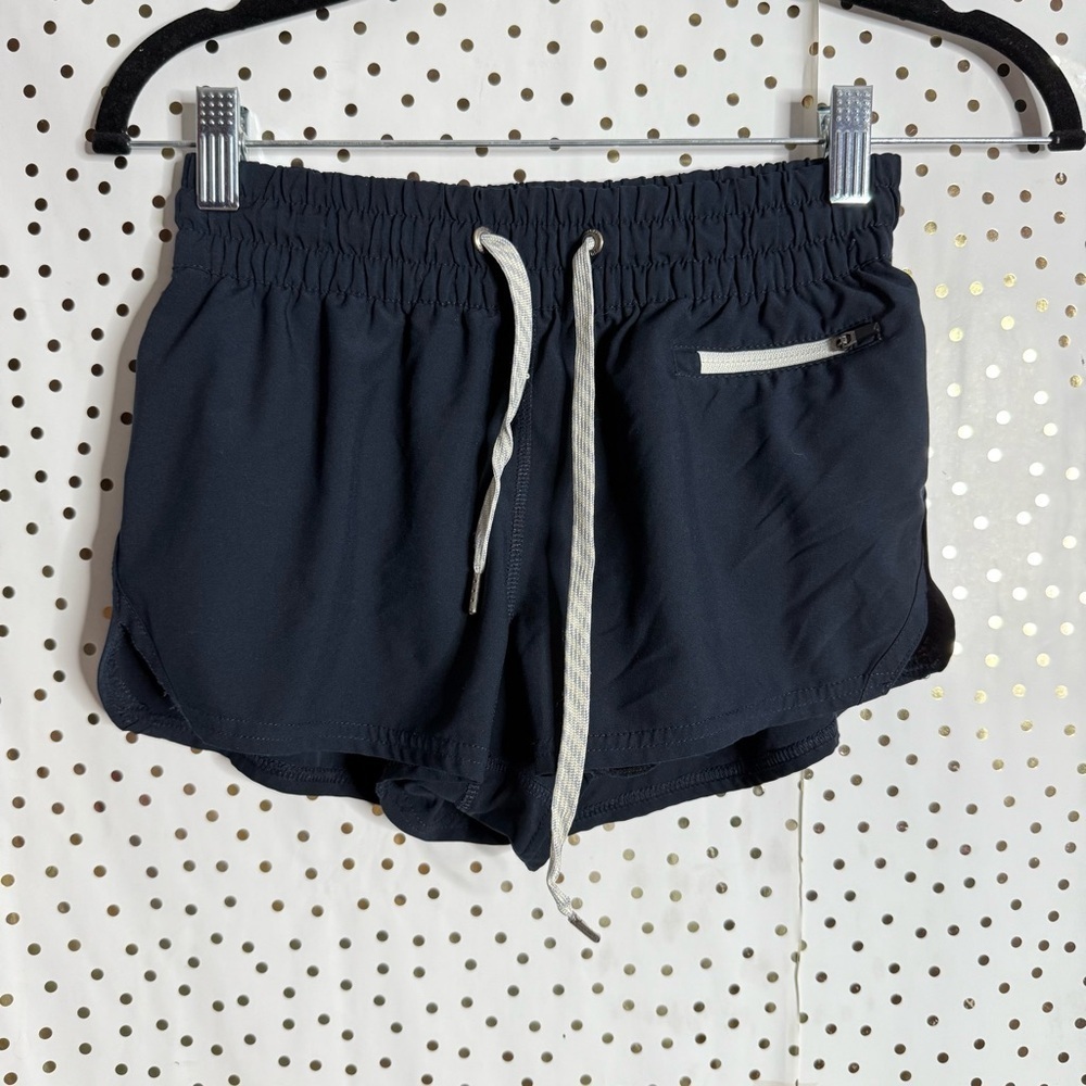 Vuori Navy Clementine 2.0 Shorts